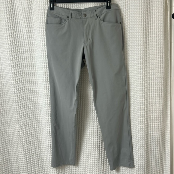 Lululemon Men’s ABC Classic-Fit 5 Pocket Pant
Warpstreme Silver Drop Gray 33/31 - Picture 2 of 12